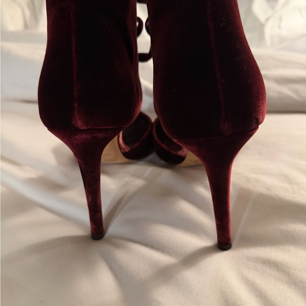 Jimmy Choo Burgundy Velvet lace up heals/pumps 38.5 - Picture 3 of 4